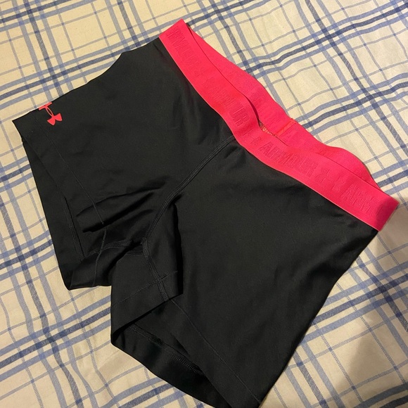 Athletic shorts - Picture 1 of 2